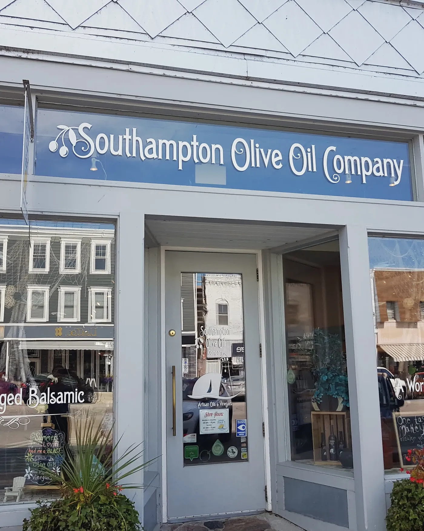 The window of the Southampton Olive Oil Company on High Street